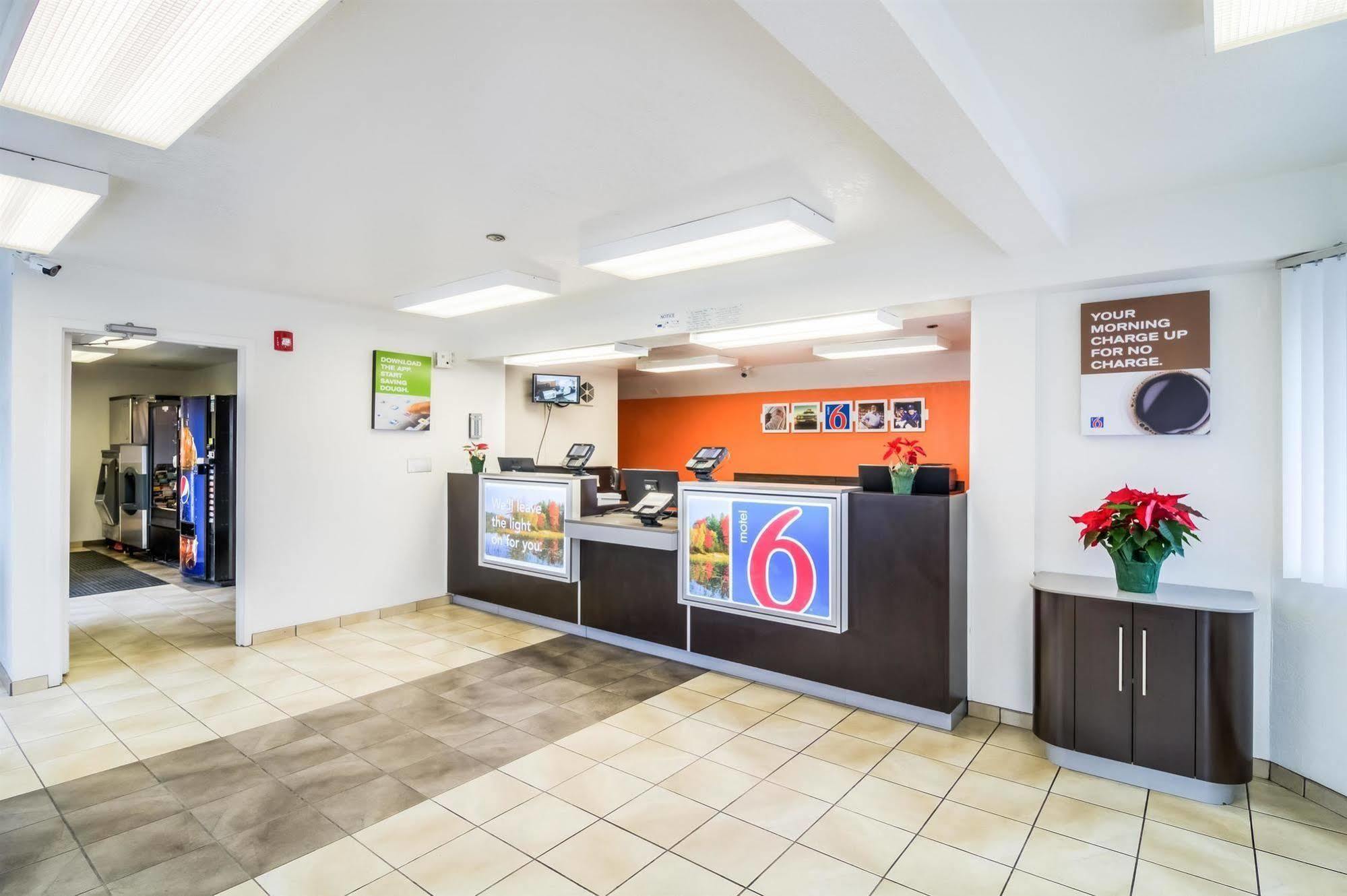 Motel 6 Chicago - Elk Grove Elk Grove Village Exteriör bild
