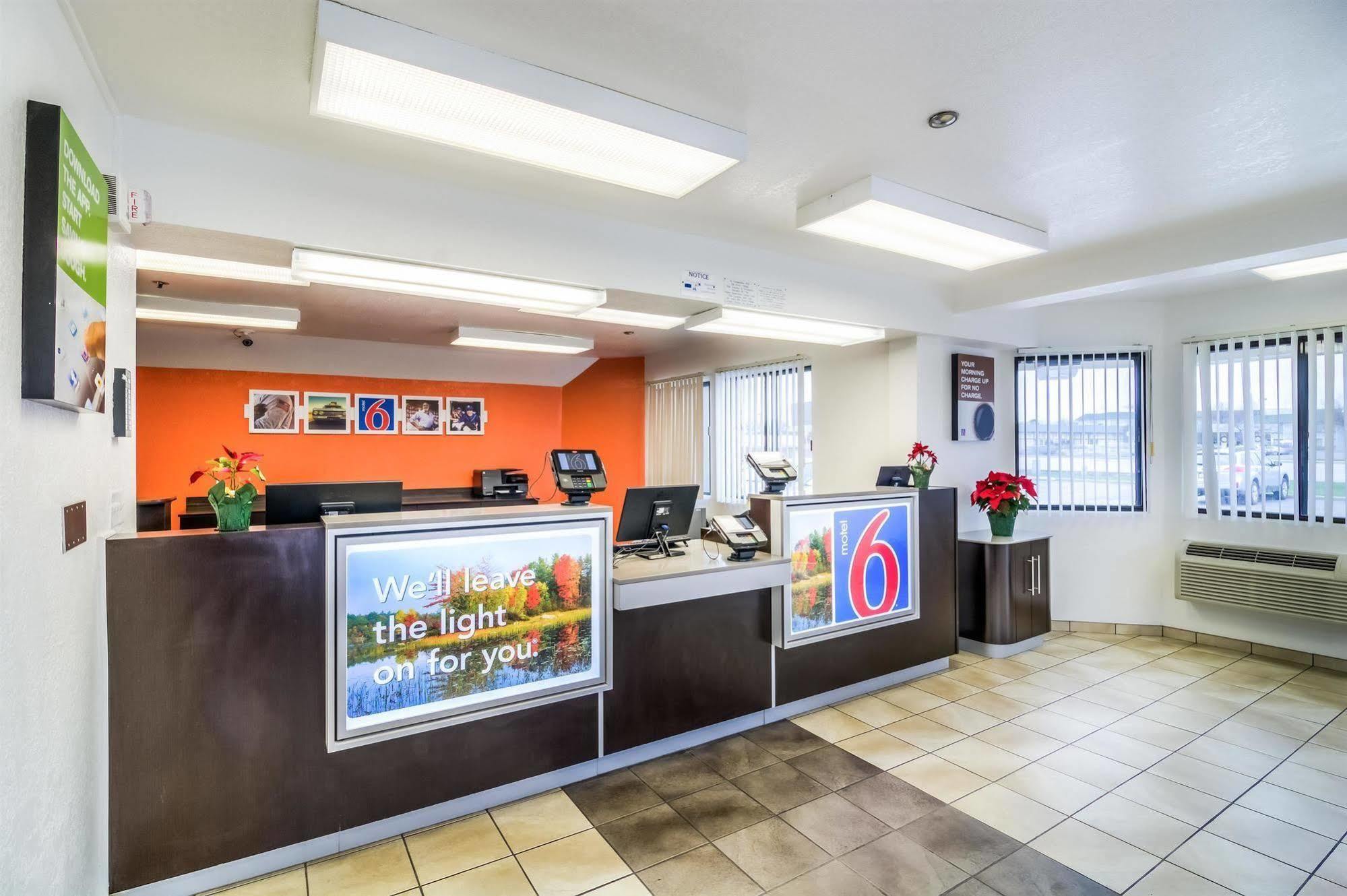 Motel 6 Chicago - Elk Grove Elk Grove Village Exteriör bild