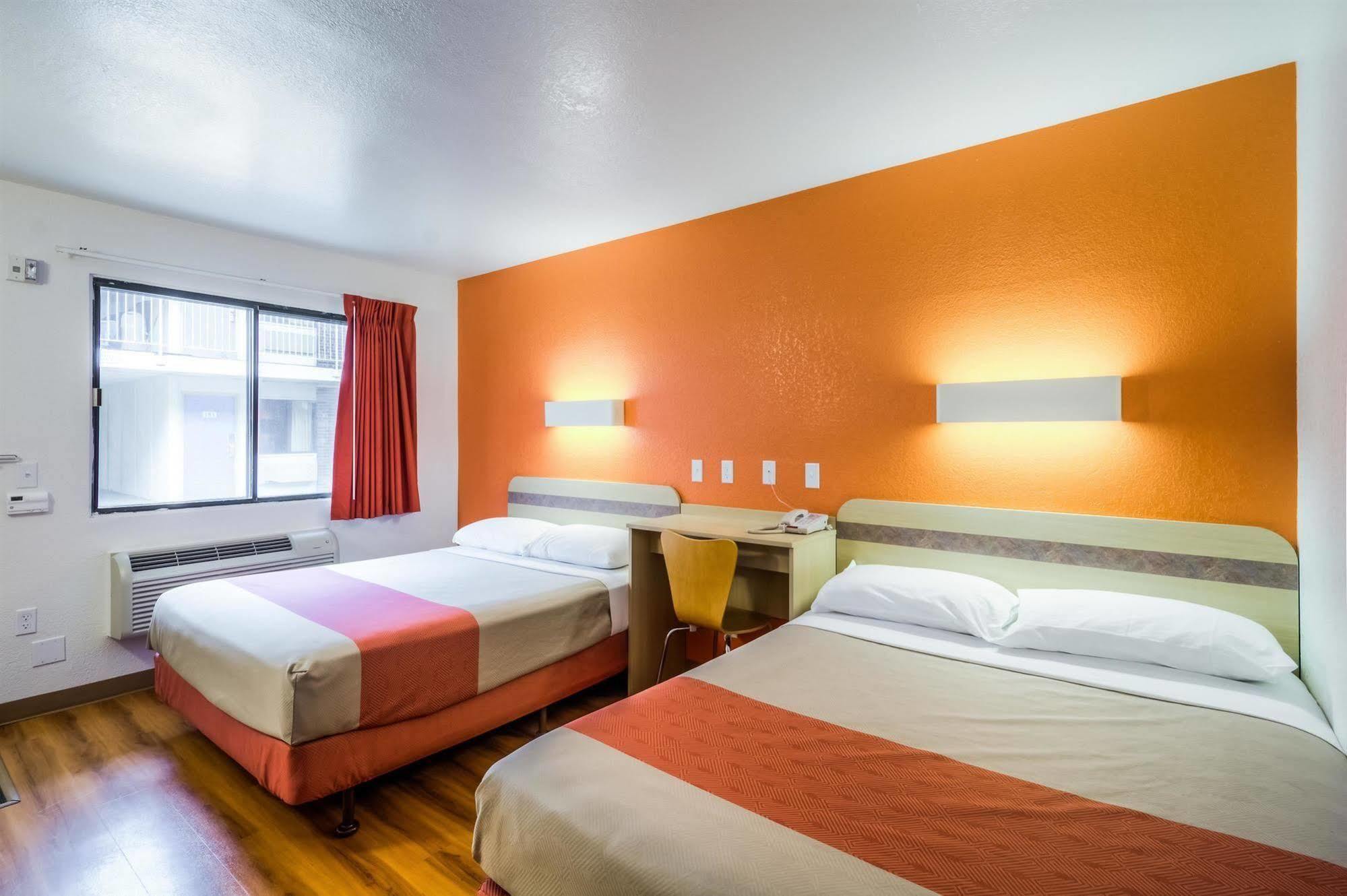 Motel 6 Chicago - Elk Grove Elk Grove Village Exteriör bild