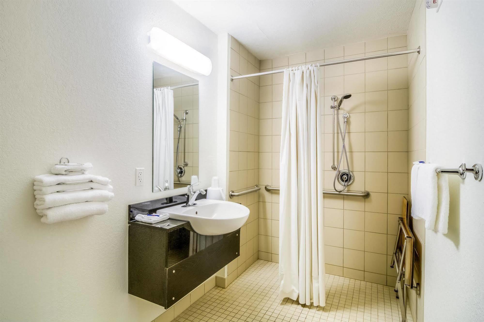 Motel 6 Chicago - Elk Grove Elk Grove Village Exteriör bild
