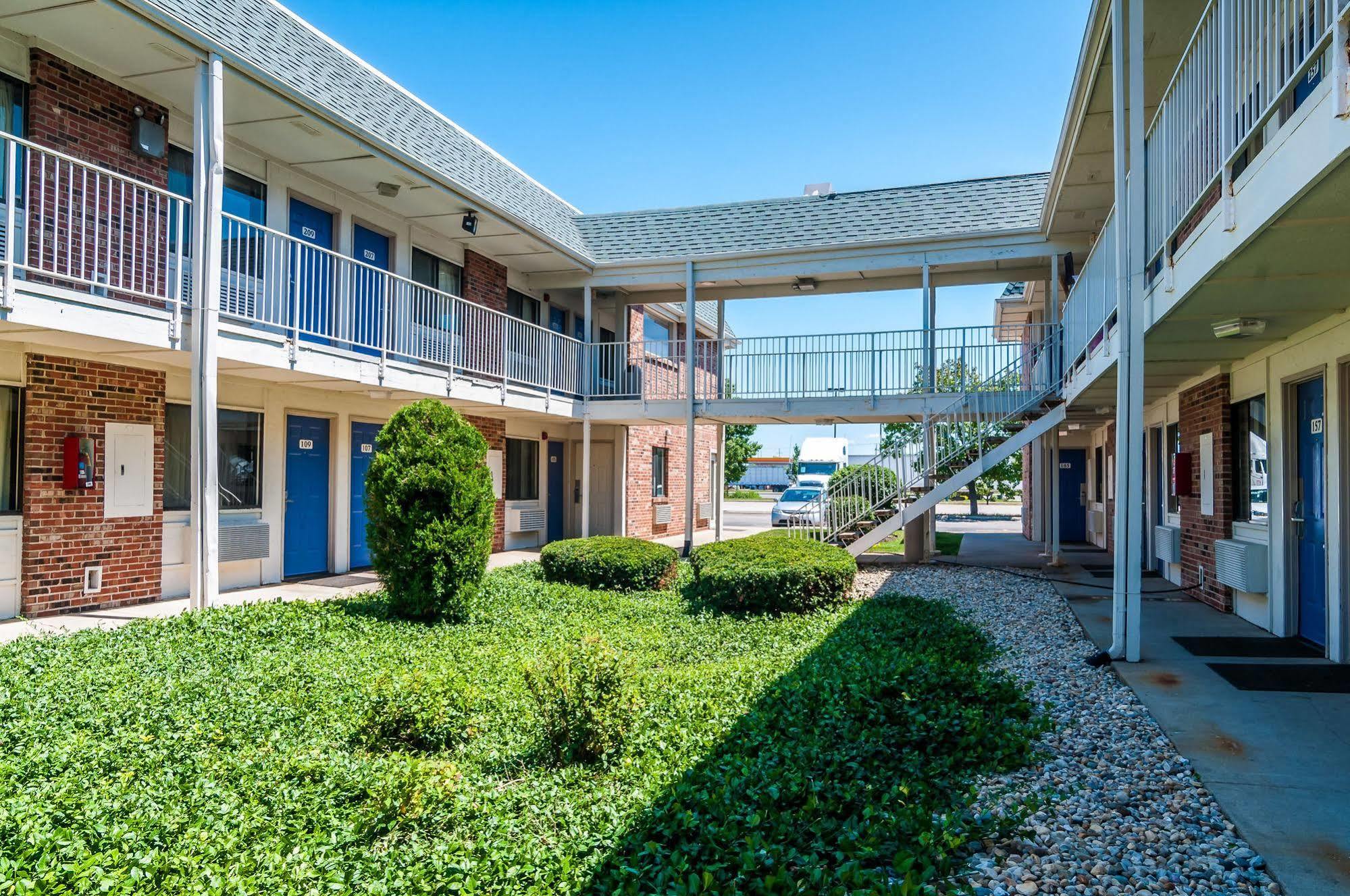 Motel 6 Chicago - Elk Grove Elk Grove Village Exteriör bild