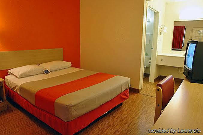 Motel 6 Chicago - Elk Grove Elk Grove Village Exteriör bild